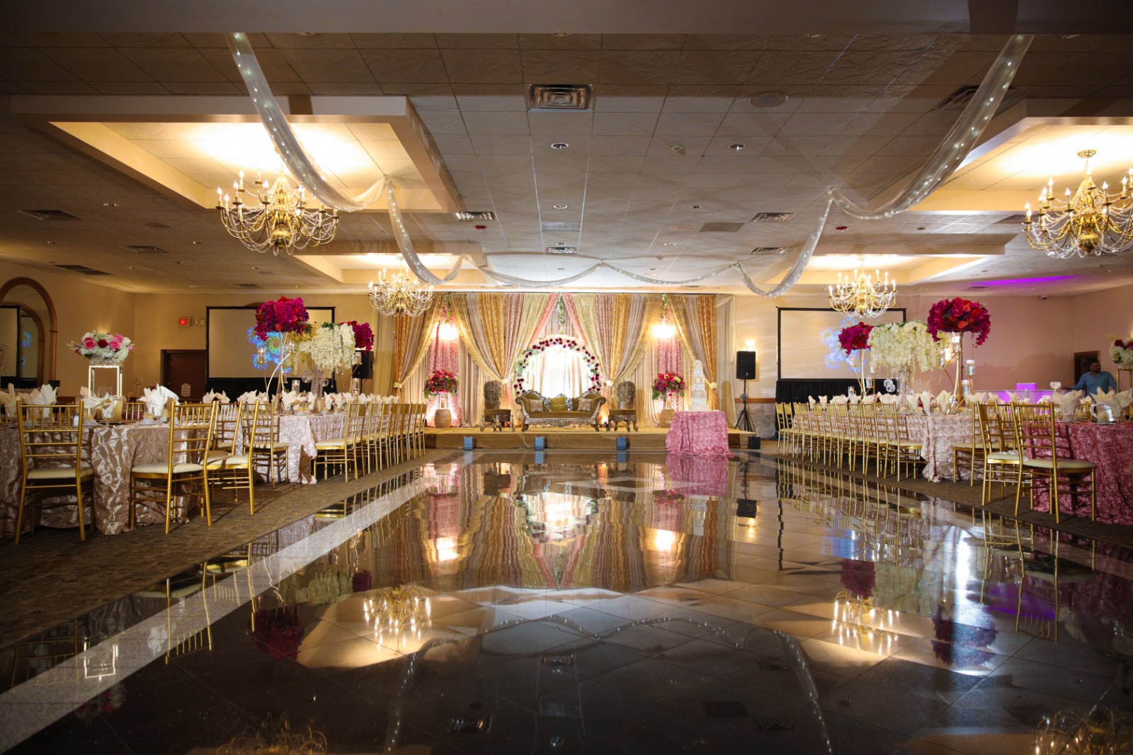 Small Size Event 3 Perfect Small Venues for Your Event – Plush Event Planning